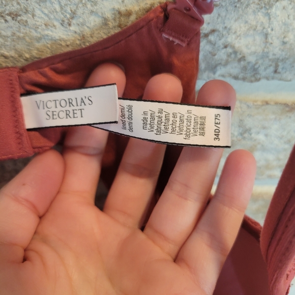 Bundle of two Victoria's Secret bras - Picture 5 of 6